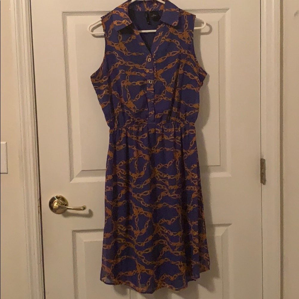 Dress (chain)